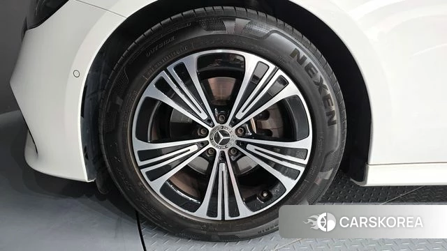 Mercedes-Benz E-Class W214 id 4640160 из Кореи 25