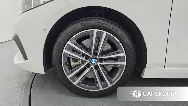BMW 1 Series (F40) id 4463918 из Кореи 26