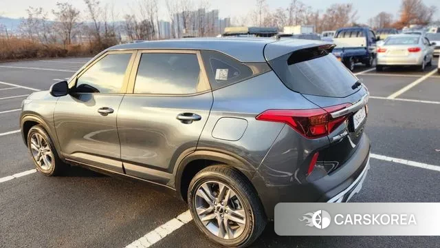 Kia Seltos 2022 Серый из Кореи, фото 5