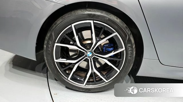 BMW 5 Series (G30) id 4401063 из Кореи 27
