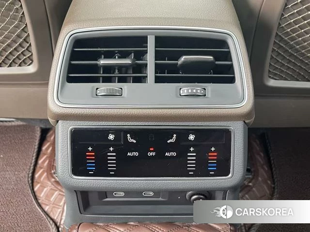 Audi A7L id 4278642 из Китая 12