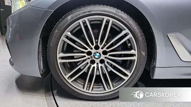 BMW 5 Series (G30) id 3351166 из Кореи 15