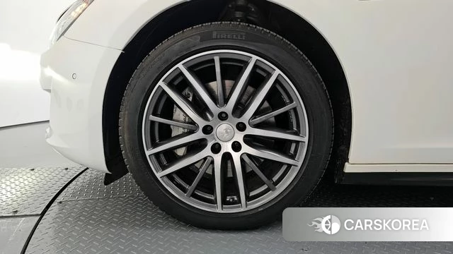 Maserati Ghibli id 4295009 из Кореи 15