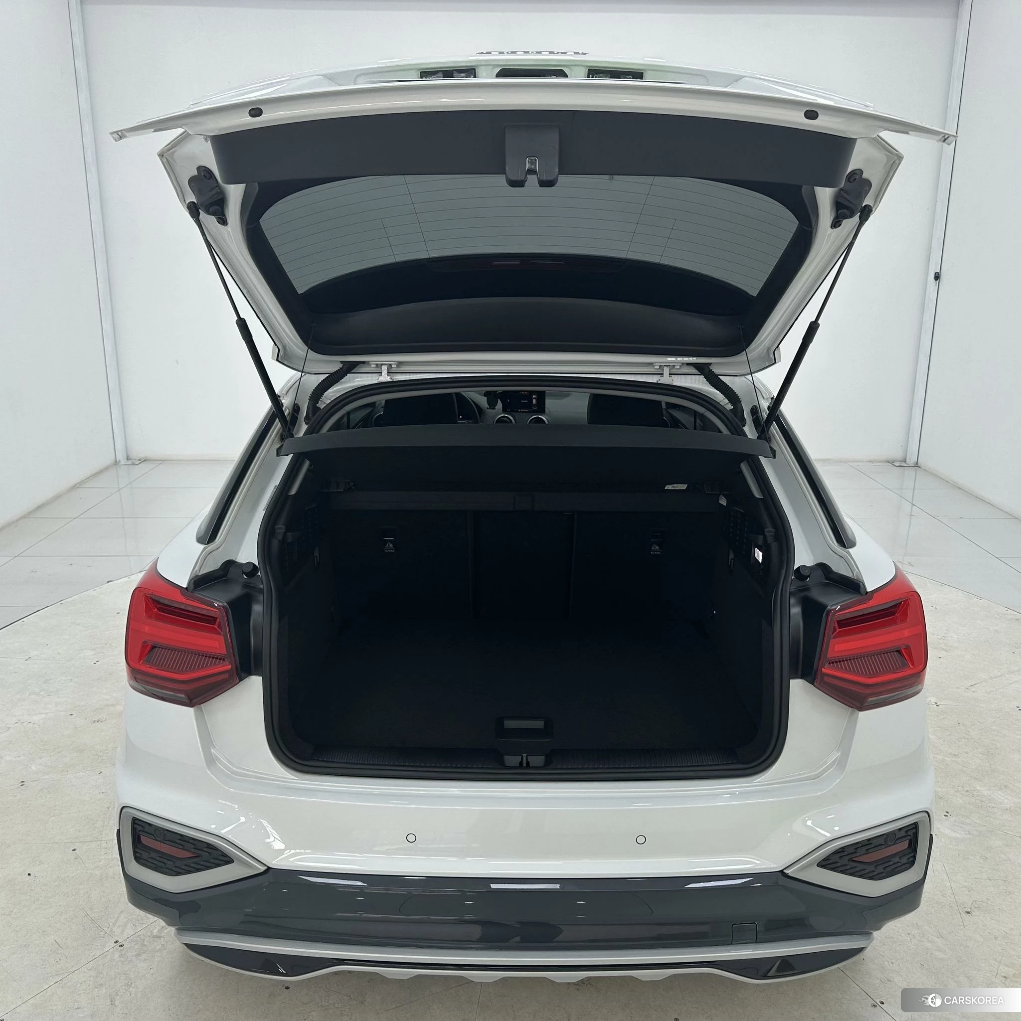 Audi Q2L id 4514961 из Китая 12