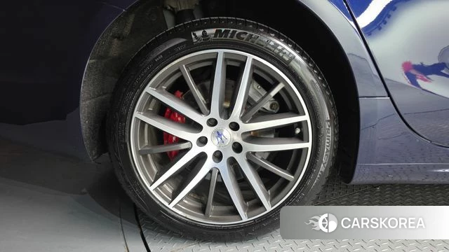 Maserati Ghibli id 4750983 из Кореи 27