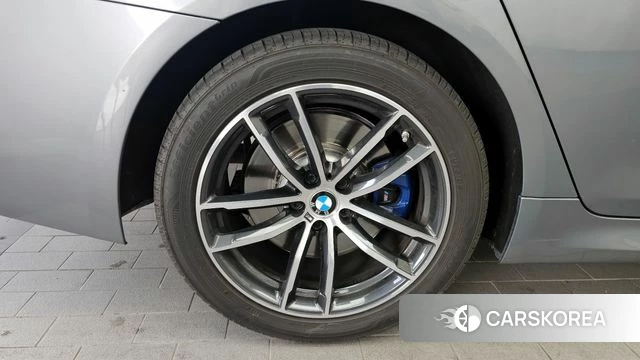 BMW 5 Series (G30) id 3799062 из Кореи 15