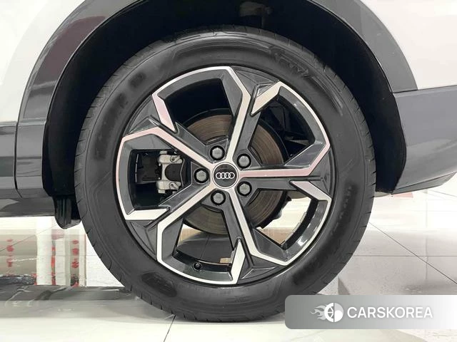 Audi Q3 Sportback id 4258597 из Китая 13