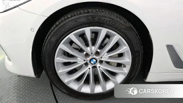 BMW 5 Series (G30) id 3608231 из Кореи 15