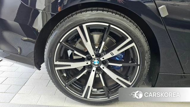 BMW 5 Series (G60) id 4729677 из Кореи 29