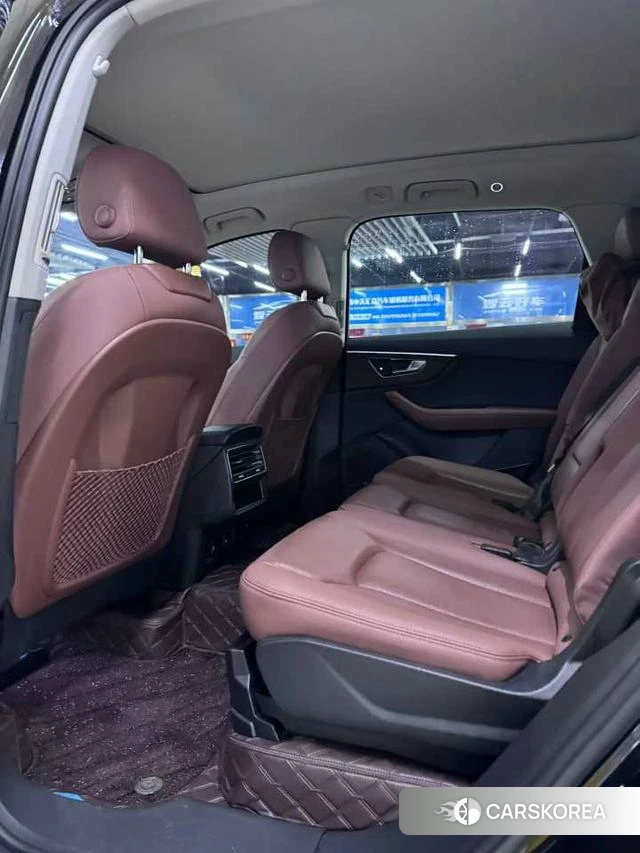Audi Q7 2023 Черный из Китая, фото 5