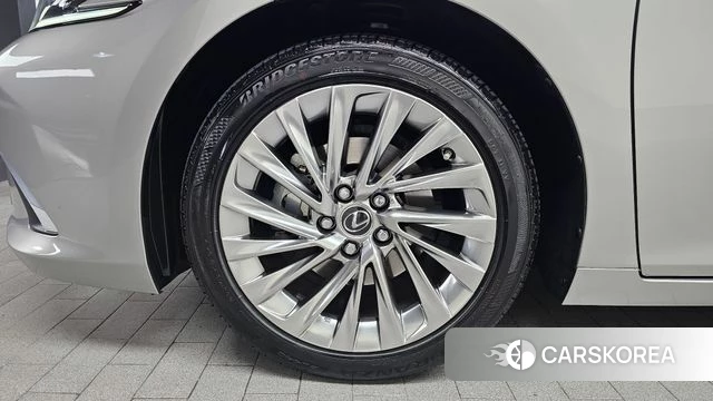 Lexus ES300h 7th generation id 3871727 из Кореи 15