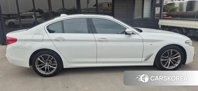 BMW 5 Series (G30) id 4325759 из Кореи 11