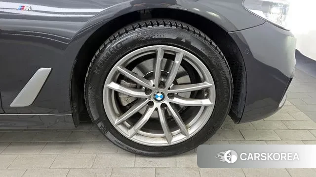 BMW 5 Series (G30) id 3708563 из Кореи 15