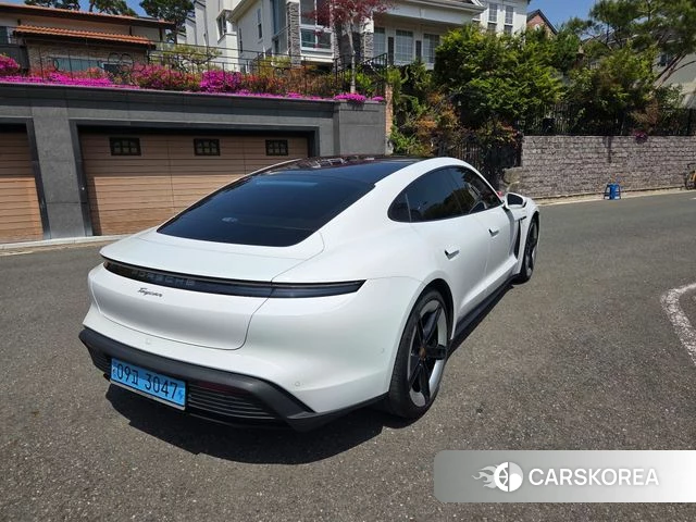 Porsche Taycan 2025 Белый из Кореи, фото 5