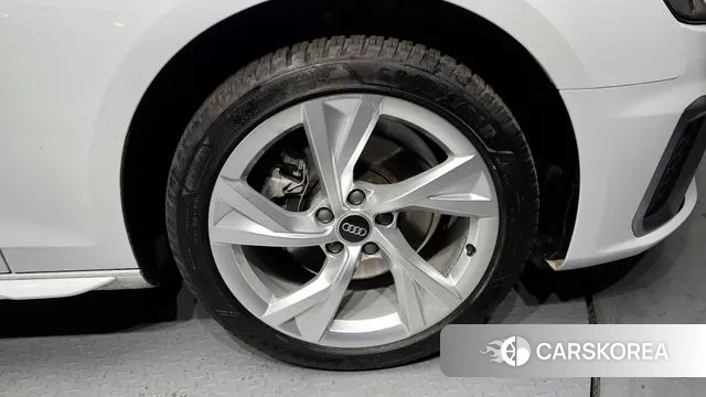 Audi A4 (B9) id 3787916 из Кореи 15