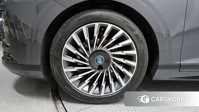 Hyundai Grandeur Hybrid (GN7) id 2988955 из Кореи 15