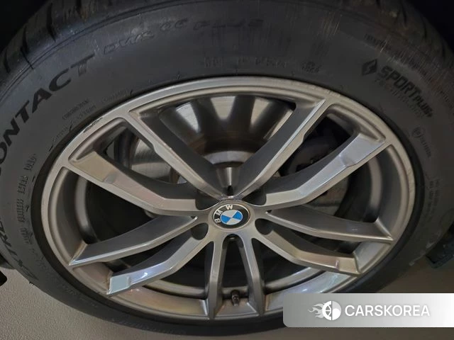 BMW 5 Series (G30) 2018 Серебристо-серый из Кореи, фото 5