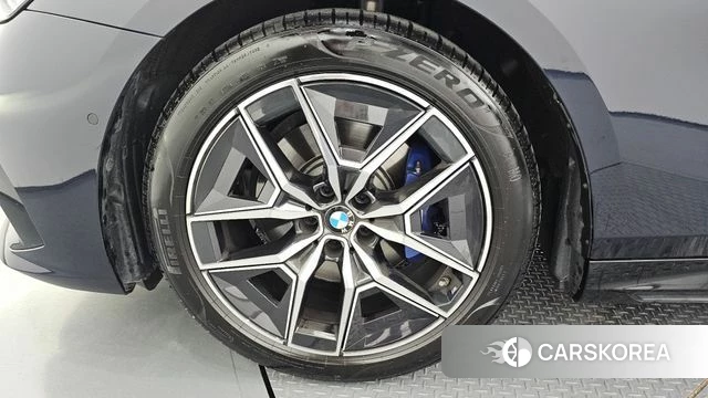 BMW 5 Series (G60) id 4629855 из Кореи 26