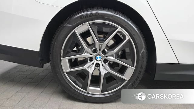 BMW 5 Series (G60) id 4516841 из Кореи 27