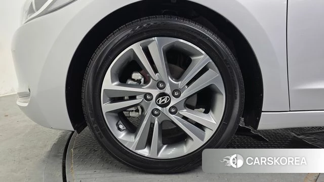 Hyundai Avante AD id 4568760 из Кореи 26