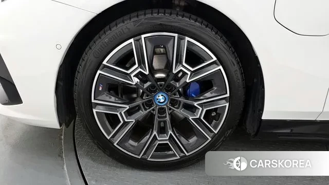 BMW 5 Series (G60) id 3739227 из Кореи 15