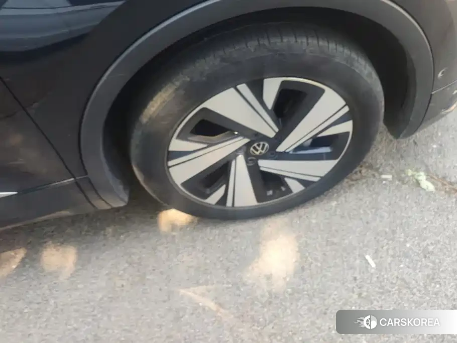 Volkswagen Tiguan L id 4679758 из Китая 10