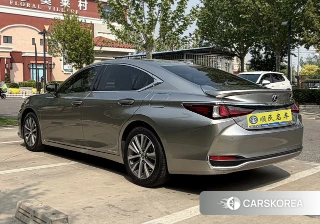 Lexus ES 2021 Серебристо-серый из Китая, фото 5