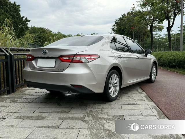 Toyota Camry 2021 Серебристо-серый из Китая, фото 5