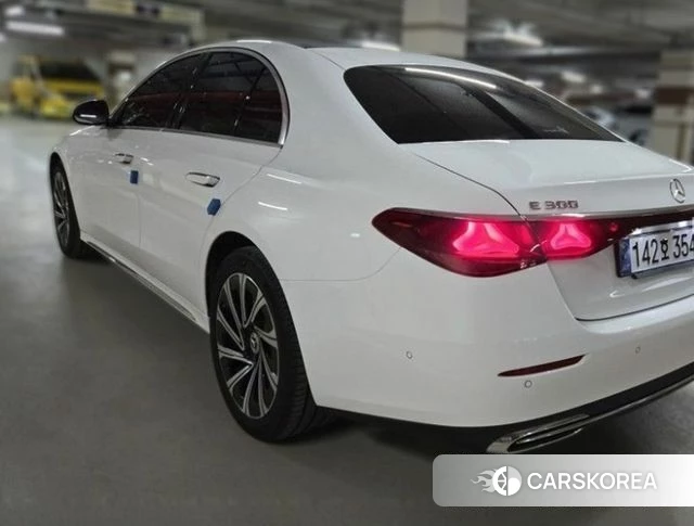 Mercedes-Benz E-Class W214 2024 Белый из Кореи, фото 5