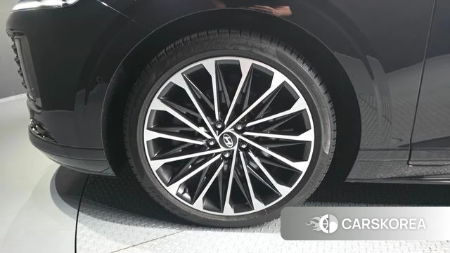 Hyundai Grandeur (GN7) id 4488171 из Кореи 32