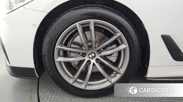 BMW 5 Series (G30) id 3161541 из Кореи 15