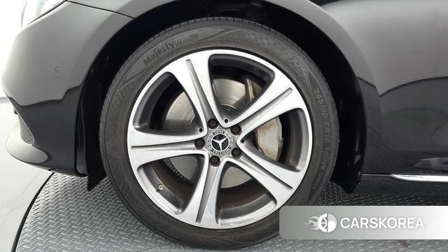 Mercedes-Benz E-Class W213 id 4873282 из Кореи 31