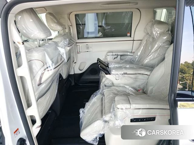 Lexus LM id 4307772 из Китая 17