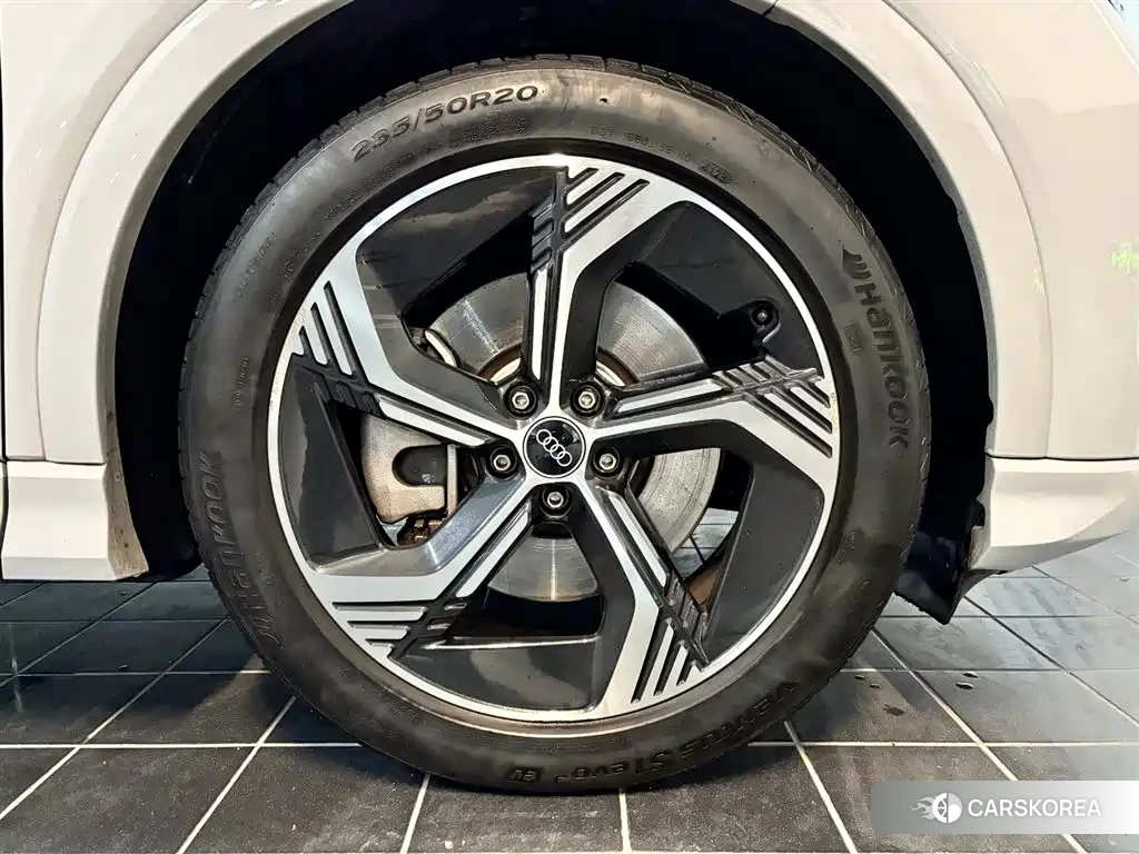 Audi Q4 id 4545887 из Китая 11