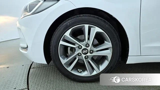 Hyundai Avante AD id 3319640 из Кореи 15