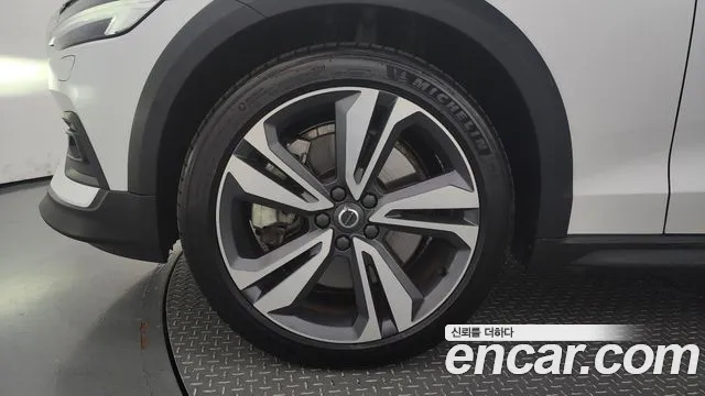 Volvo V60 Cross-Country 2nd Generation id 2732529 из Кореи 15