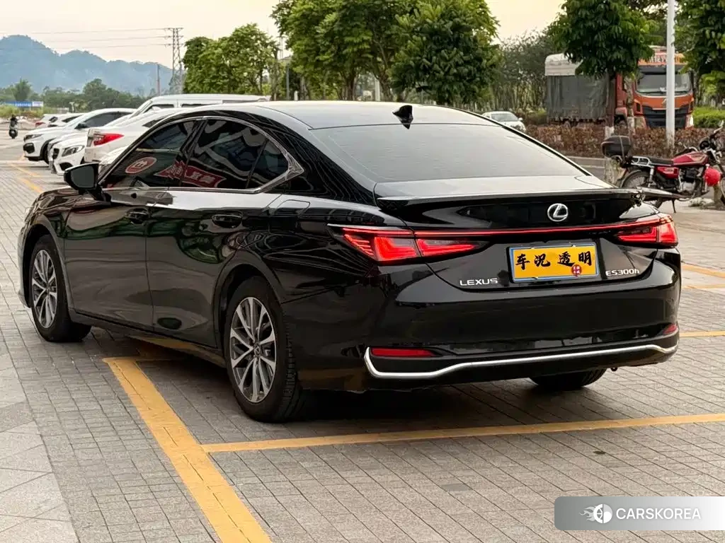 Lexus ES 2025 Черный из Китая, фото 5