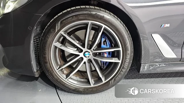 BMW 5 Series (G30) id 3437379 из Кореи 15