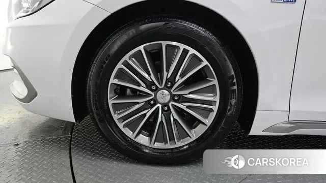 Hyundai Grandeur IG Hybrid id 3723604 из Кореи 15