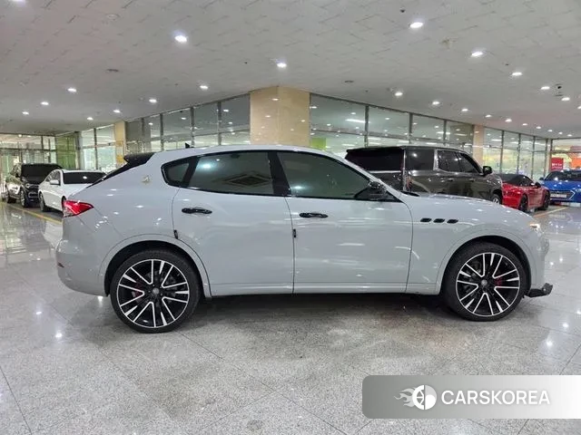 Maserati Levante id 3188558 из Кореи 15