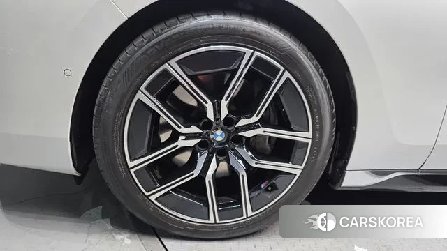 BMW 7 Series (G70) id 3706841 из Кореи 15