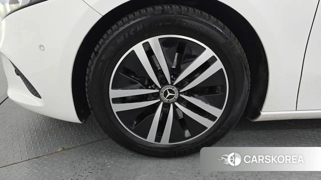Mercedes-Benz A-Class W177 id 4330944 из Кореи 15