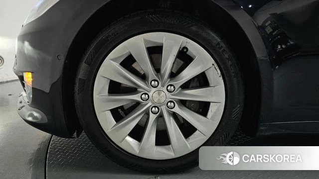 Tesla Model S id 4496945 из Кореи 29