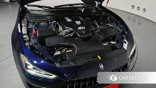 Maserati Ghibli id 4245220 из Кореи 27