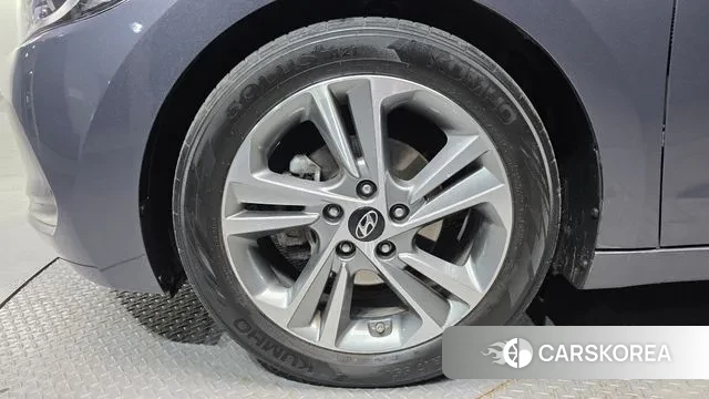 Hyundai Avante AD id 3687684 из Кореи 15