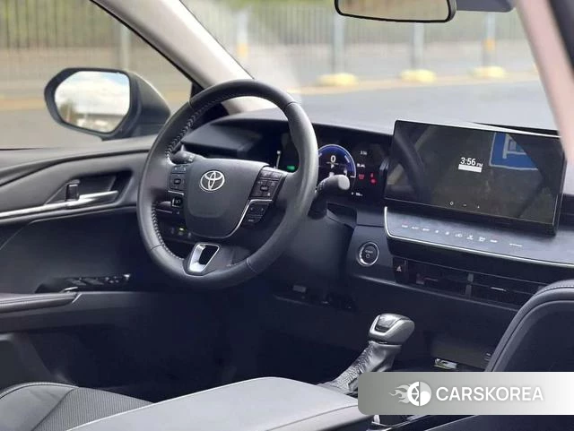 Toyota Camry 2025 Серебристо-серый из Китая, фото 5