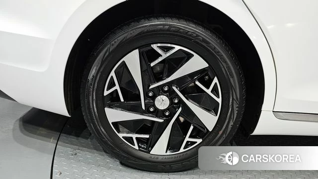 Hyundai The New Grandeur IG Hybrid id 4316203 из Кореи 28