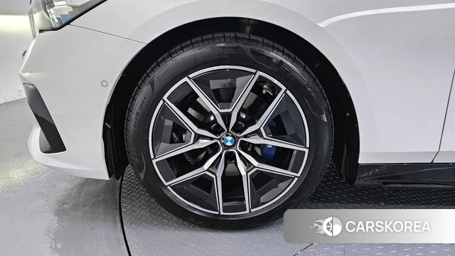 BMW 5 Series (G60) id 3817187 из Кореи 15