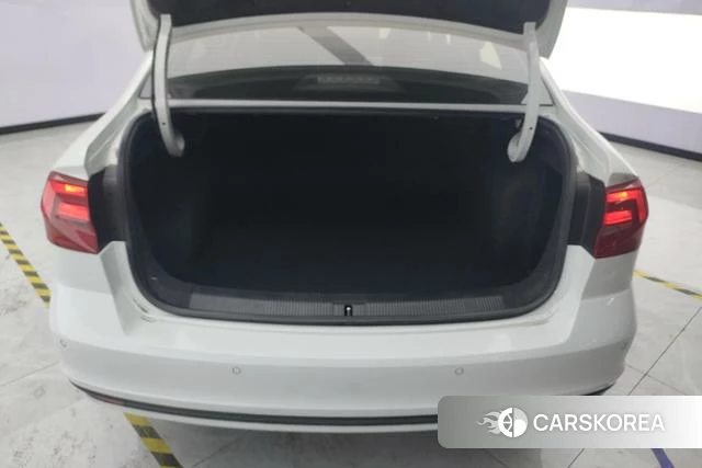 Volkswagen Bora id 4219882 из Китая 12