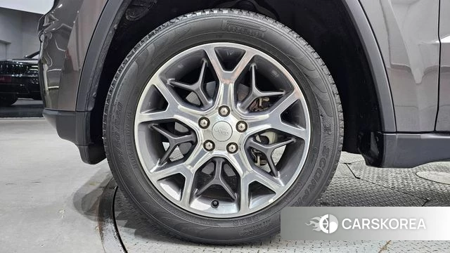 Jeep Grand Cherokee id 3828905 из Кореи 15